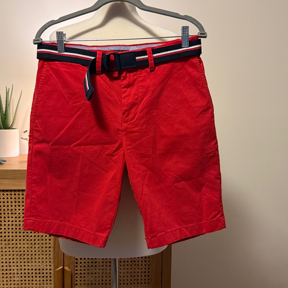 🩳 Tommy Hilfiger Men’s Red Chino Shorts w/ Belt - Size 29